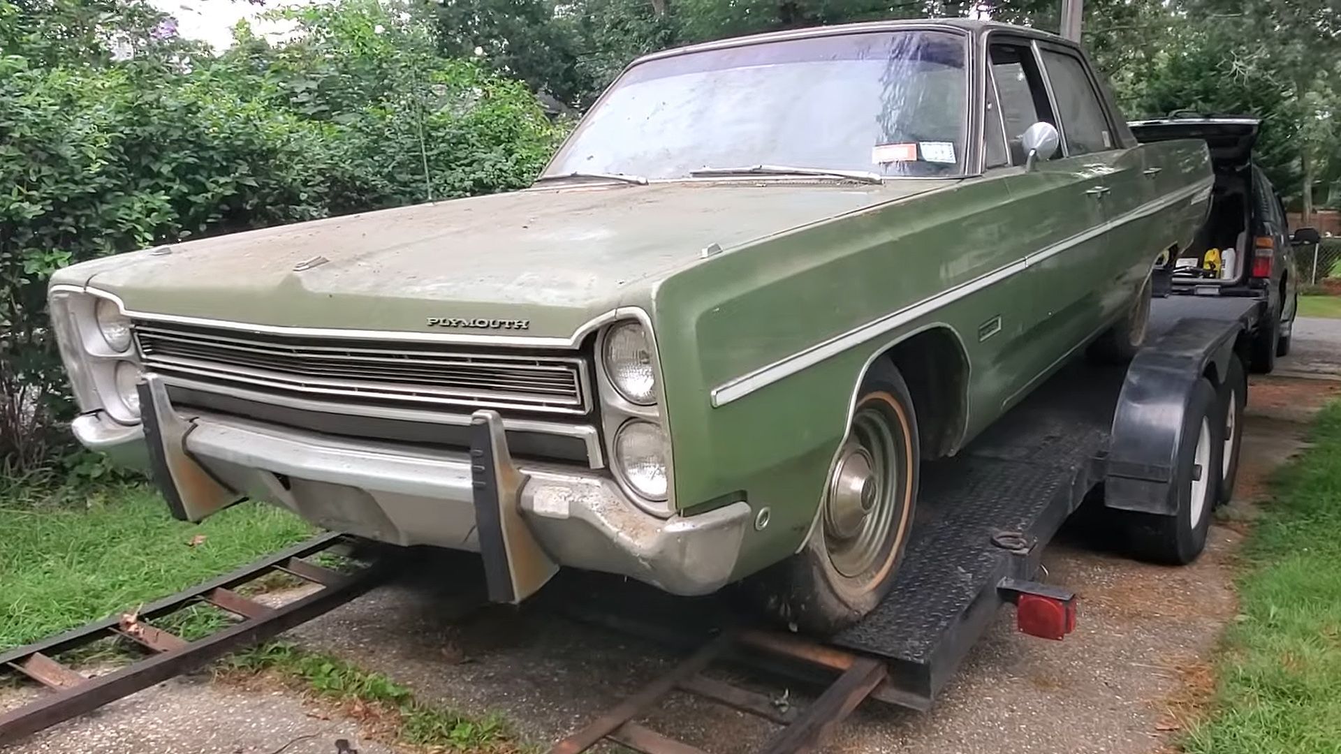 Unearthing a Forgotten Gem: The 30-Year Slumber of a 1968 Plymouth Fury