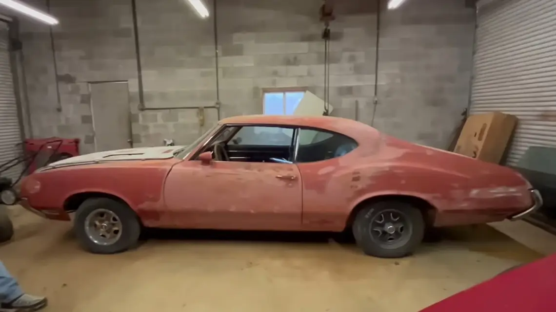 Rare 1969 Chevy Camaros and Oldsmobile Cutlass in Tennessee Junkyard