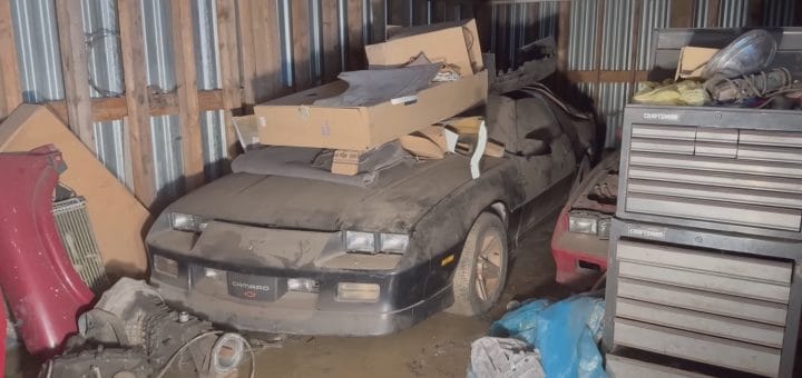 1985 Chevy Camaro IROC-Z Gets Its First Wash in Over Two Decades